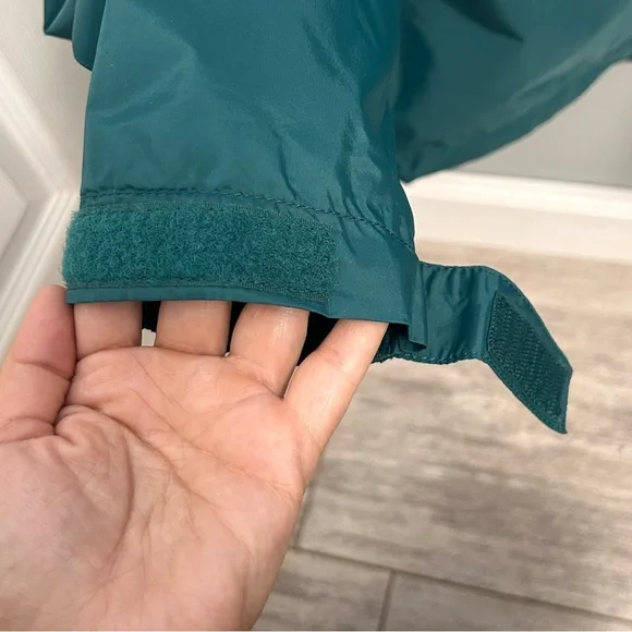 L.L. Bean Vintage 90’s Men's Stowaway Raincoat with Hood - Picture 5 of 13